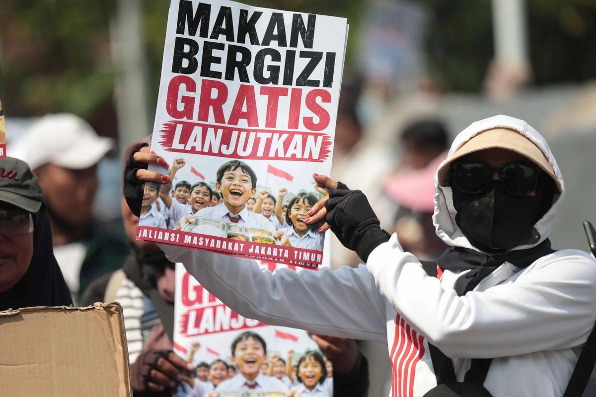FOTO: Massa Aksi Dukung Kelanjutan Program Makan Bergizi Gratis