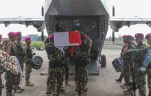 FOTO: Korps Marinir Lepas Jenazah Prajurit Gugur Secara Militer