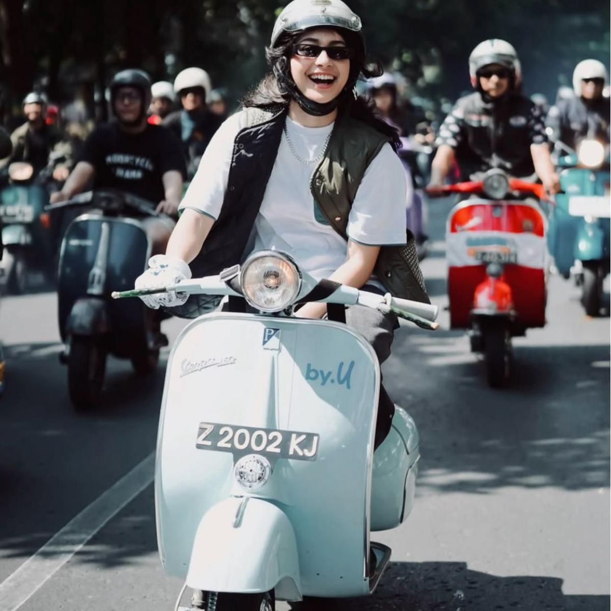 Penampilan streetwear Sintya Marisca