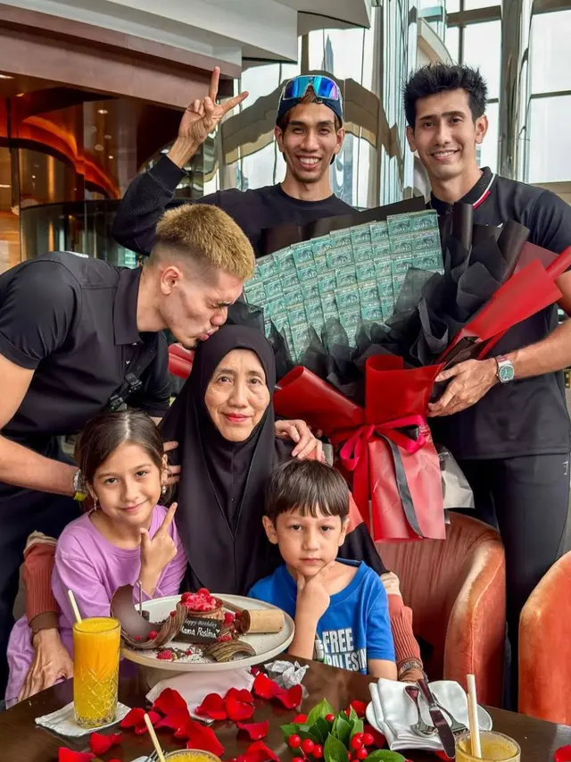 Potret Perayaan Ulang Tahun Mama Aisar Khaled (credit: https://www.instagram.com/aisar_khaledd/)