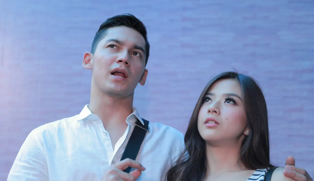 "Kalo nikah di luar kota pasti ngundangnya sedikit," aku Franda di kesempatan yang sama. (Adrian Putra/Bintang.com)