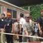 Tabrakan terjadi antara Metro Mini bernomor polisi B 7660 FD dengan commuter line jurusan Jatinegara-Muara Angke.