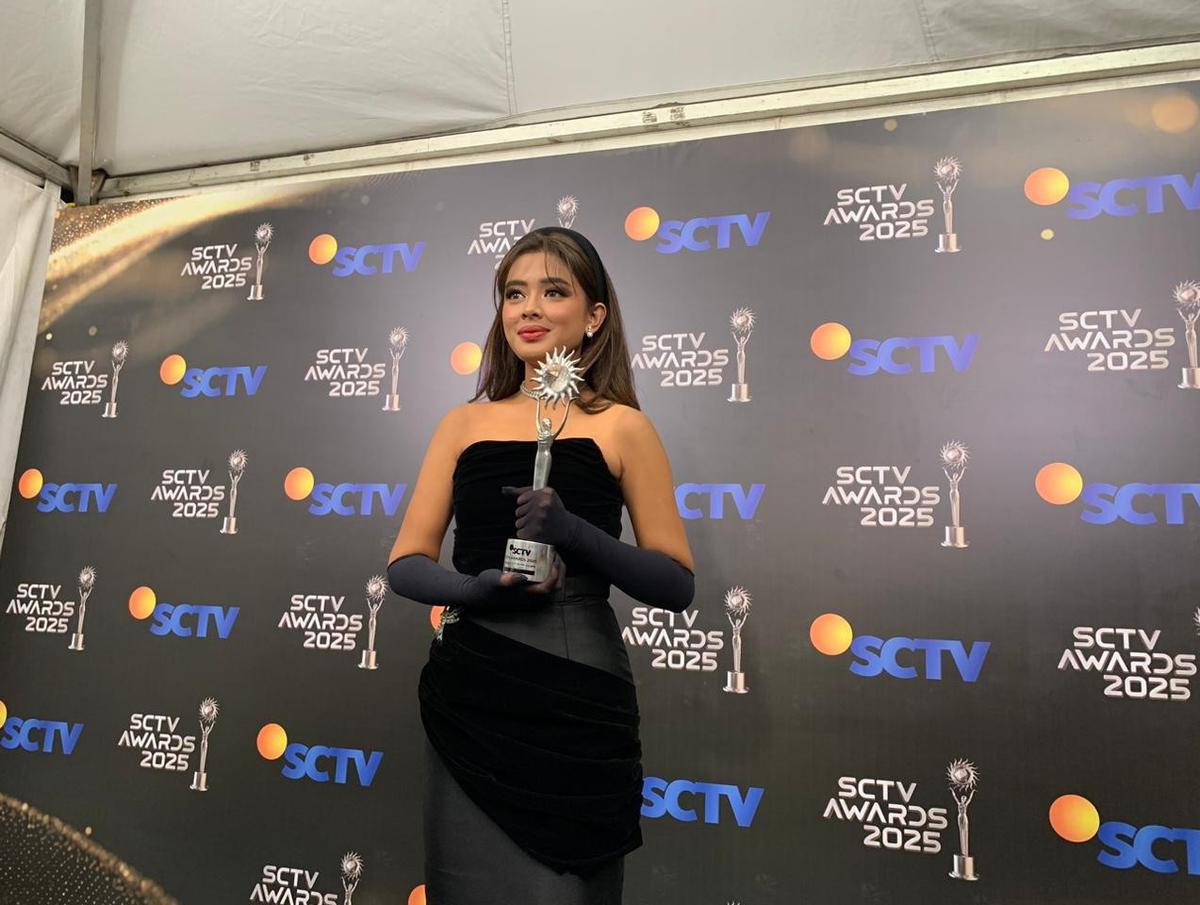 Aqeela Calista Pemenang Kategori Aktris Utama Paling Ngetop di SCTV Awards 2025.