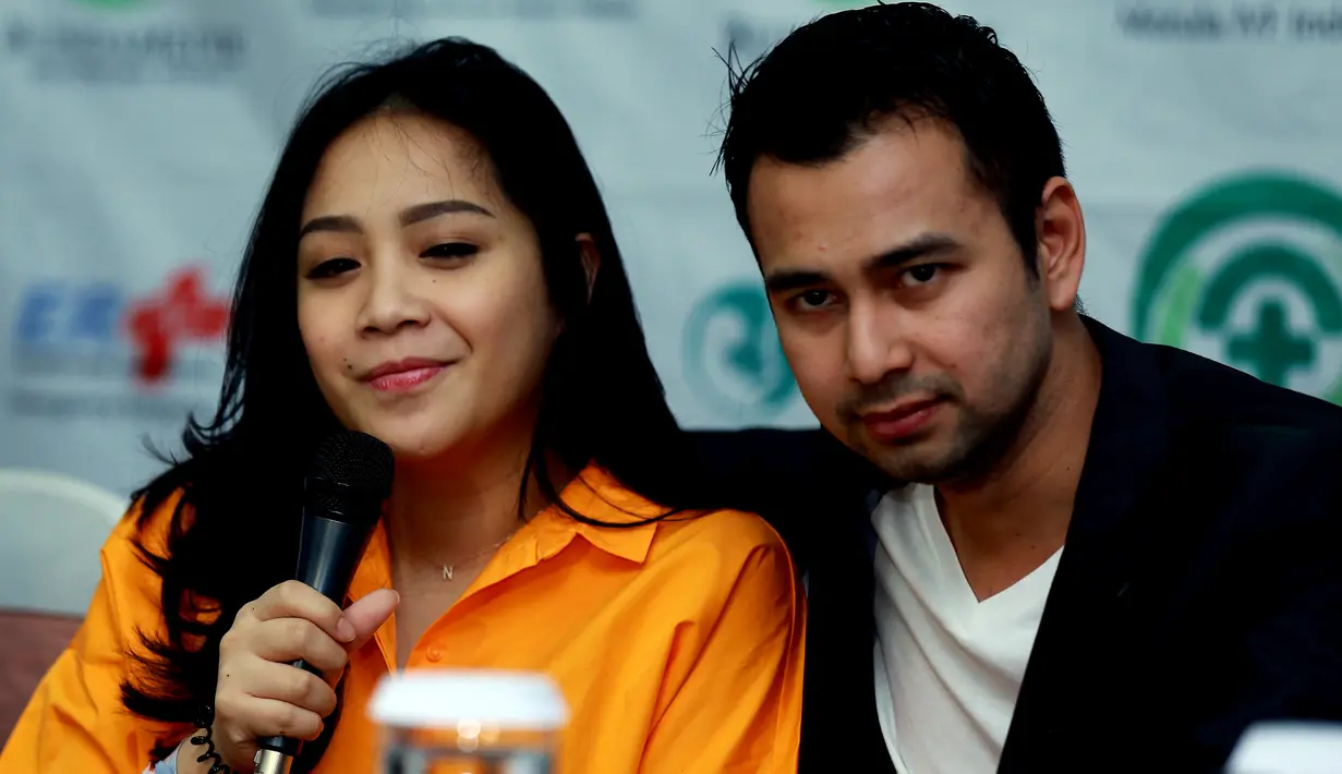Rencananya, Raffi dan Nagita akan tinggal di apartemen untuk sementara waktu bersama Rafathar. Selain dikarenakan ada pembangunan jalan dekat rumah mereka, Nagita ingin dekat dengan ibunya, Mama Rieta. (Wimbarsana/Bintang.com)