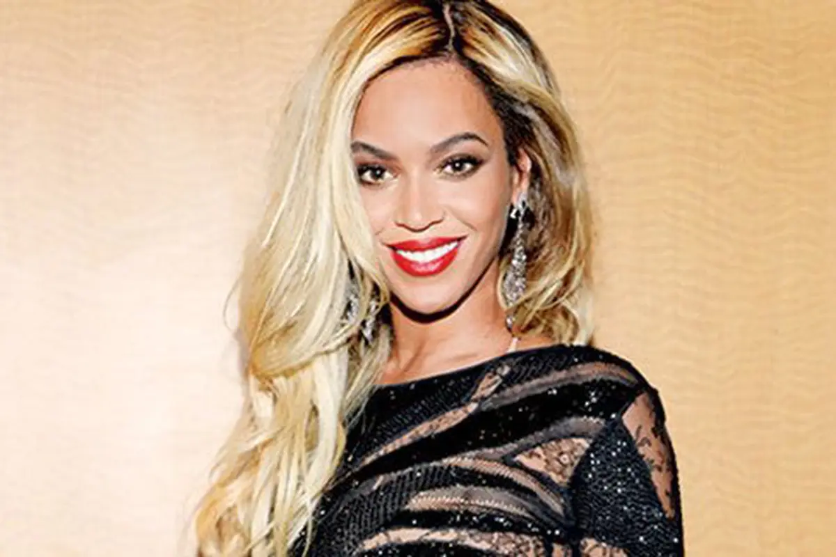 Copyright: (billboard)
