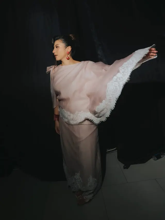 Kenang Barli Asmara, Wulan Guritno, Shalom Razade, dan London Abigail Tampil Kompak dalam Gaun Pastel