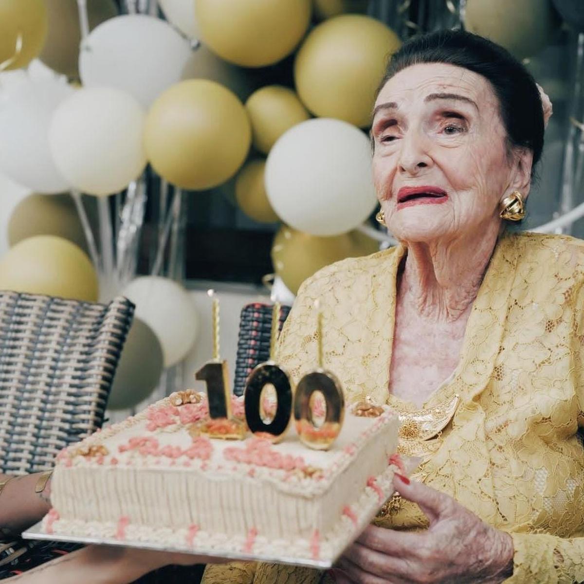 Potret Ultah Nenek Sharena Delon yang Genap Berusia 100 Tahun, Paras Cantiknya Buat Netizen Kagum