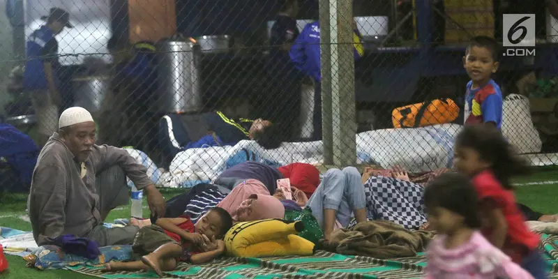 Pengungsi Tsunami Anyer di Lapangan Futsal