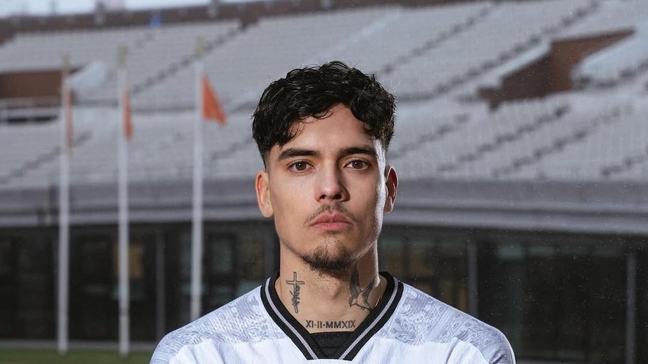 Jersey tandang Timnas Indonesia buatan Erspo (c) Dok. ERSPO