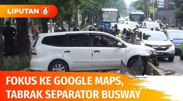 Gagal mendahului kendaraan lain sambil fokus ke google map, minibus tabrak beton separator busway di Jalan Sultan Iskandar Muda Kebayoran Lama, Jakarta Selatan.