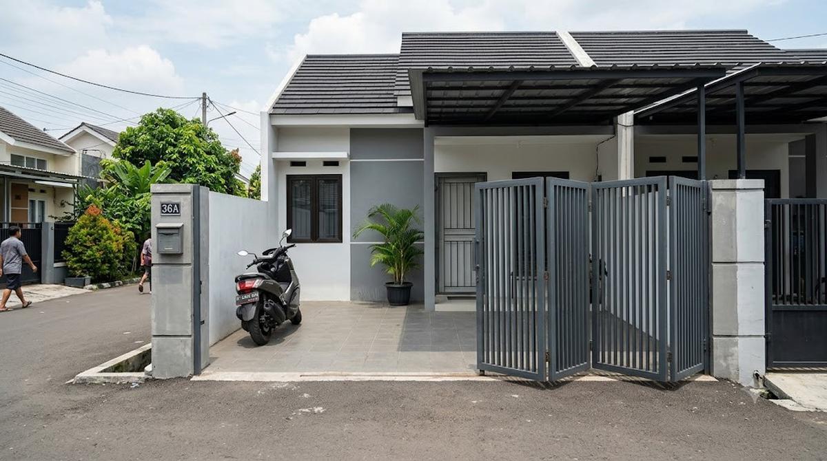 Model Gerbang Besi Hollow untuk Rumah Tipe 36/AI Generated