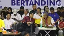 Tampak pula, Ketum PBVSI Komjen (purn) Imam Sudjarwo dan Menpora Dito Ariotedjo hadir mendukung langsung perjuangan timnas voli putra Indonesia.  (Liputan6.com/Helmi Fithriansyah)