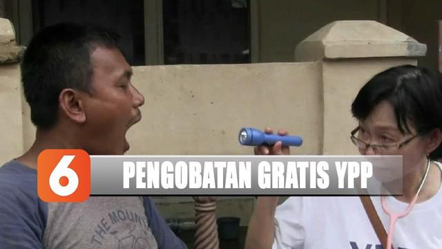 YPP SCTV-Indosiar memberikan bantuan pengobatan gratis untuk warga di perumahan Priuk Jaya Permai, Tangerang.