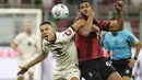 Berkat hasil ini, AC Milan menempati puncak klasemen sementara Liga Italia. (AP Photo/Luca Bruno)