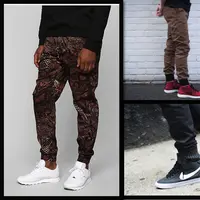 Mau tampil kece dengan gaya kasual? Jangan ragu untuk mengenakan jogger pants.
