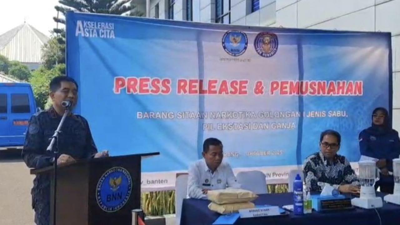 BNNP Banten Gagalkan Pengiriman Narkotika Lintas Pulau, Hampir 4 Kg Sabu dan Ganja Disita dari Ekspedisi