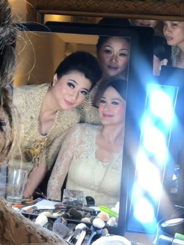 Donna Agnesia dan Sahabat. (instagram.com/allyssahawadi)