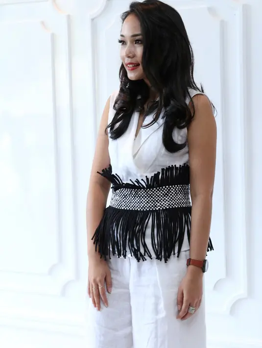 Sebab itu, L’Oréal Paris juga mengadakan kampanye #RedItOut, yang mengajak para perempuan untuk turut berbagi momen keberanian mereka di ranah sosial media. (Galih W. Satria/Bintang.com)