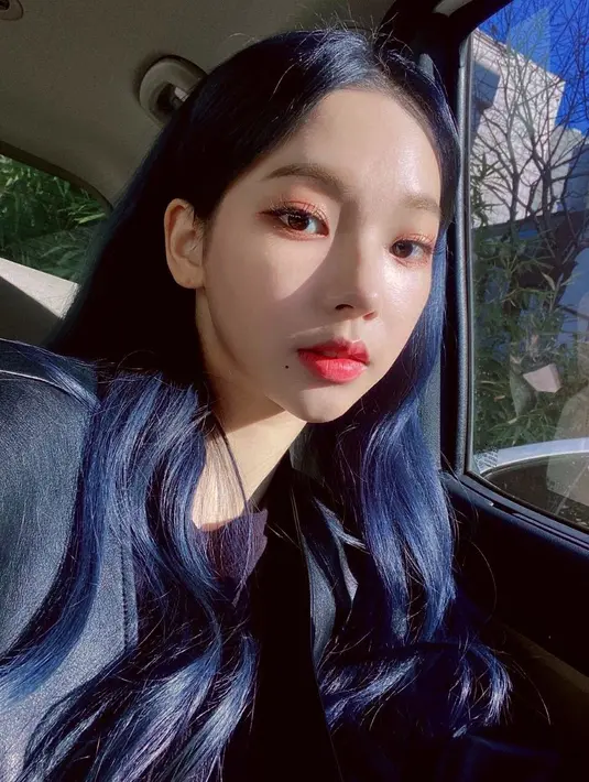 Rambut hitam alami nan panjang juga menjadi salah satu ciri khas kecantikan Karina, selain mata cantiknya yang kerap jadi perbincangan. (Istimewa)