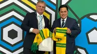 Ketua PSSI, Erick Thohir bersama Ketua Federasi Sepak Bola Australia (FFA), Chris Nikou. (Istimewa).