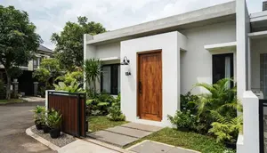 8 Pilihan Warna Pintu untuk Rumah dengan Dinding Putih, Referensi Sebelum Renovasi