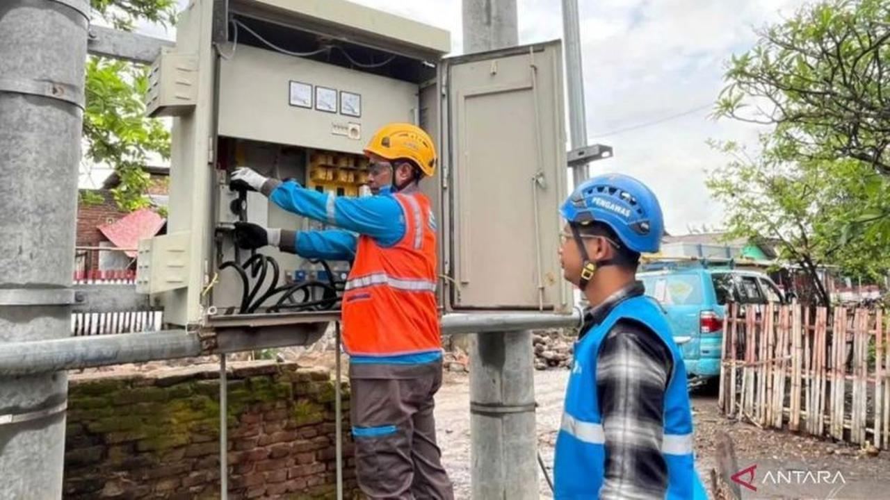 Gerak Cepat PLN Pulihkan Kelistrikan Bima Pascabanjir, Ribuan Pelanggan Kembali Nikmati Pasokan Listrik