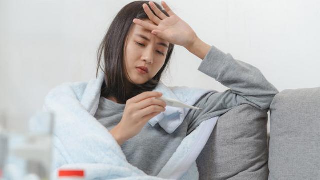 Ilustrasi demam dan sakit kepala