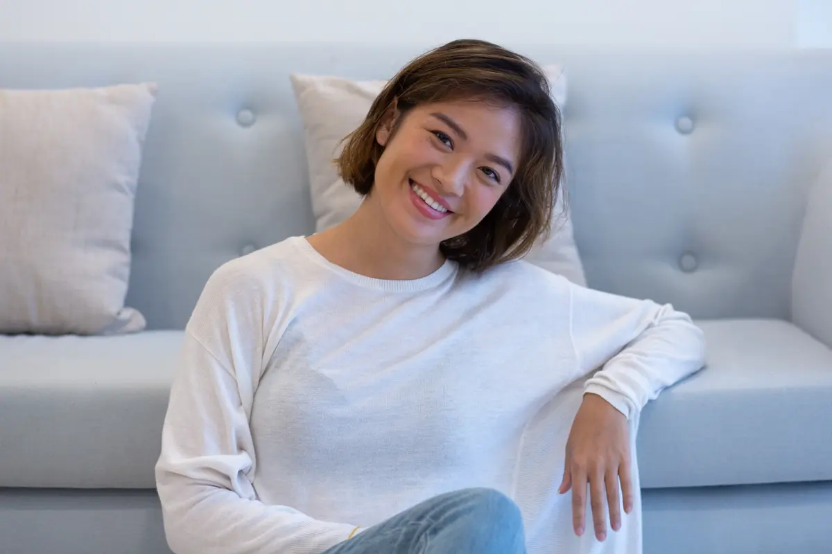 wanita oktober santai sofa