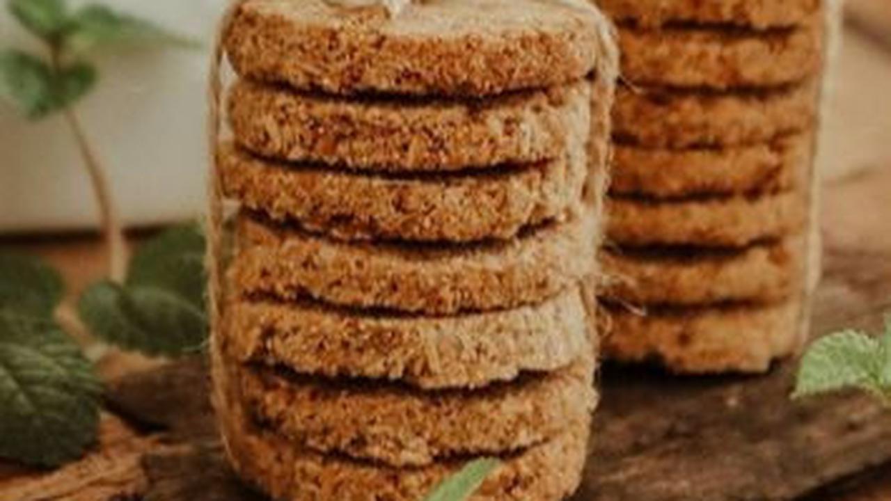 1. Resep Kue Lebaran Tradisional: Kue Sagon Kelapa Manis<br>