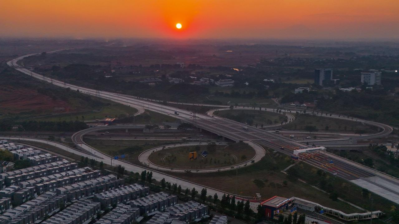 Keindahan Senja di Simpang Susun CBD Tol Serpong-Balaraja