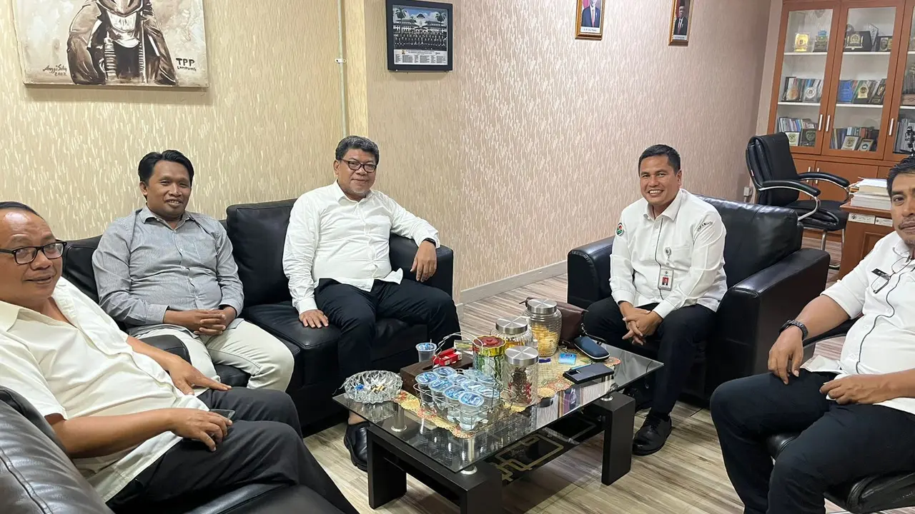Rombongan tim Tenaga Ahli Gubernur Sulteng Ridha Saleh saat pertemuan dengan  PPDT Kemendes. (Istimewa)