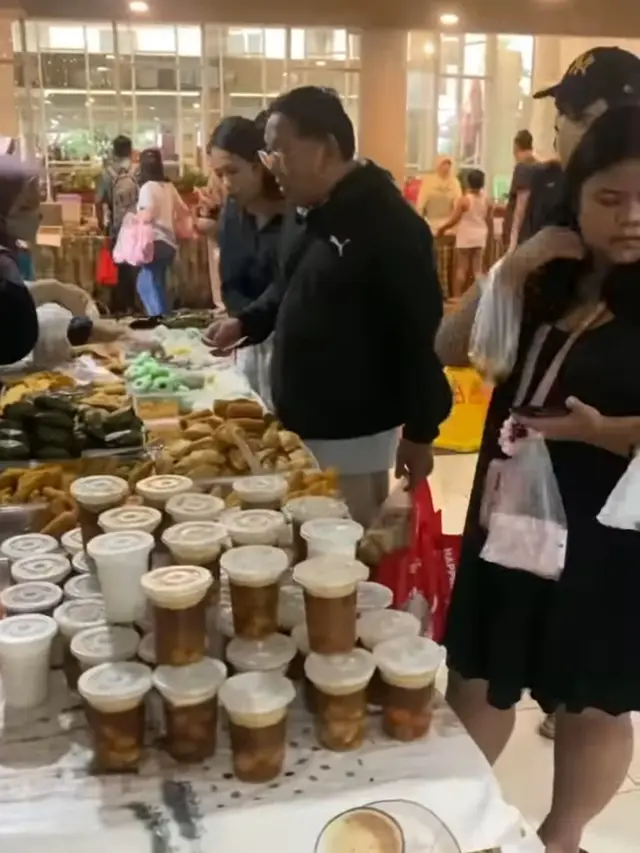Epy Kusnandar Jual Takjil
