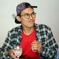 Berperan sebagai Rozali, anak juragan kambing yang memiliki banyak uang. Rozali naksir sama Laila yang diperankan Damita Argoebie. Hal yang sulit dirasakan berdialek Betawi khas. (Deki Prayoga/Bintang.com)