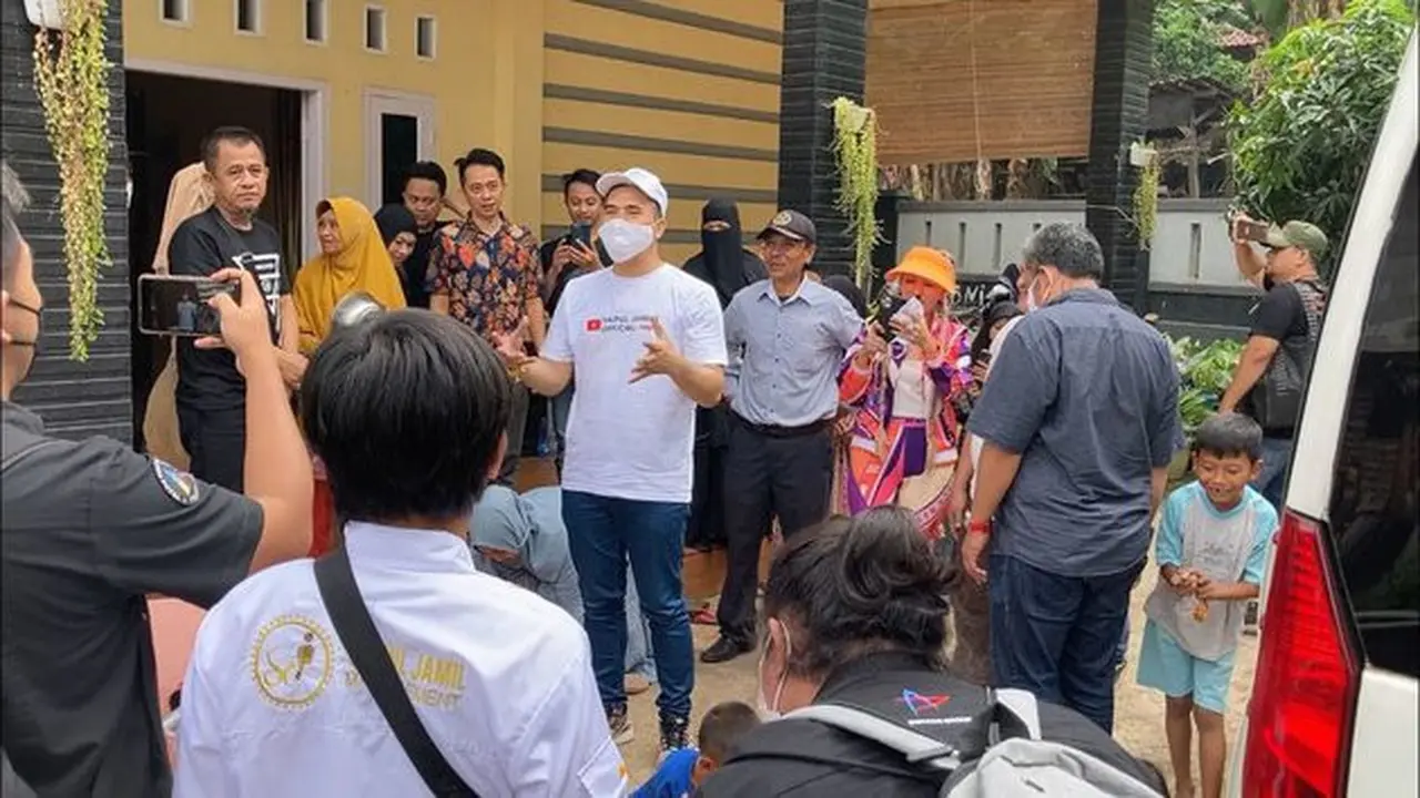 7 Momen Saipul Jamil Pulang Ke Kampung Halaman, Disambut Tradisi Sawer Koin