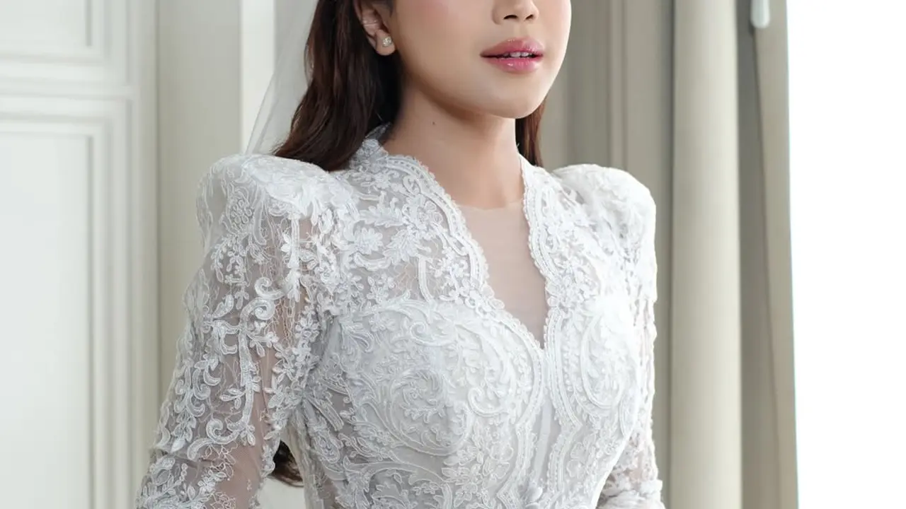 Jadi ‘Kate Middleton’ di Hari Pernikahan, Brisia Jodie Memukau dengan Makeup Dreamy & Soft Karya MUA Langganan