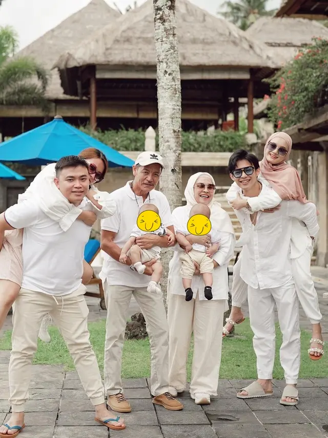 Ajak Anak Pertama Kali, Ini 6 Potret Dinda Hauw dan Rey Mbayang Liburan di Bali