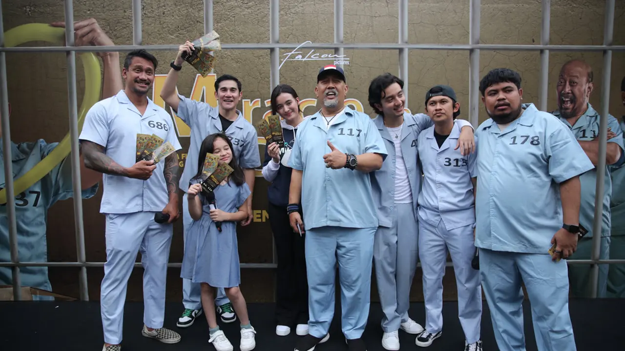 [Fimela] Keseruan cast film Miracle In Cell No 7 kenalkan soundtrack film di kawasan Citayam Fashion Week