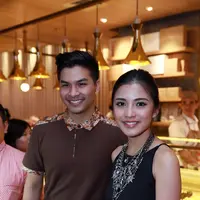 Selebriti yang terlibat dalam pembuatan pameran fotografi ini ialah Chelsea Olivia dan Glenn Alinskie. (Wimbarsana/Bintang.com)