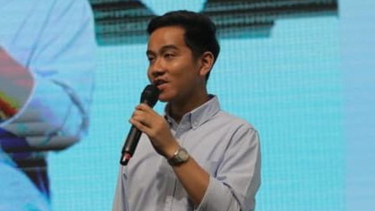 FOTO: Hadiri Silaturahmi Relawan, Gibran Ingatkan Jangan Terlena dengan Survei di Atas 50 Persen