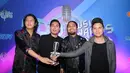 Malam puncak ajang penghargaan bagi insan musik Tanah Air kembali di gelar malam ini, Jumat (27/4). Grup Band Paling Ngetop menjadi pemenang dalam ajang SCTV Music Awards 2018. (Adrian Putra/Bintang.com)