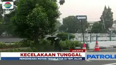 Tak diketahui pasti penyebab kecelakaan lantaran korban tiba-tiba terjatuh dari motornya yang dipacu dalam kecepatan tinggi.