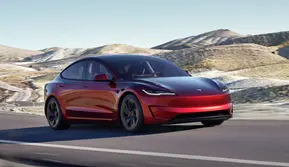 Tesla Model 3 Performance memberikan peningkatan performa tajam dan beberapa detail penyesuaian. (Tesla)