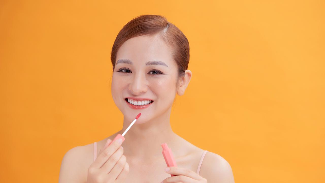 Rahasia di Balik Tren Lip Tint yang Jadi Favorit Gen Z, Bikin Makeup Simpel Tapi Tetap On Point