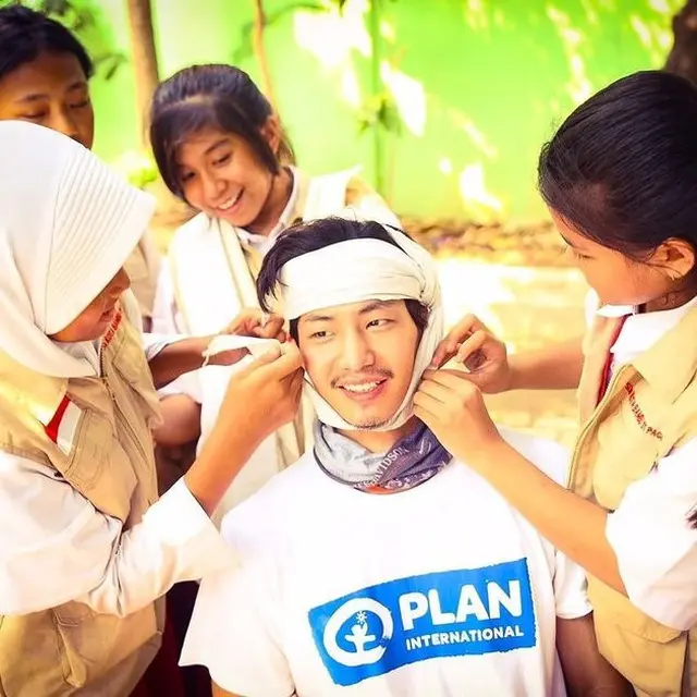 6 Potret Kenangan Song Jae Rim di Indonesia, Pernah Ikut Kerja Bakti Bareng Warga