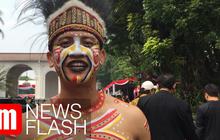VIDEO: Cerita Syarif, Ajudan Jokowi yang Jadi Sorotan Karena Kenakan Baju Adat Papua