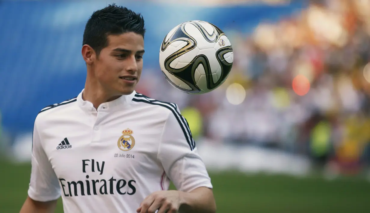Pesepakbola berusia 23 tahun itu mencetak enam gol sepanjang perjalanan di Piala Dunia 2014 dan memenangkan penghargaan Golden Boot atau sepatu emas. (REUTERS/Juan Medina)