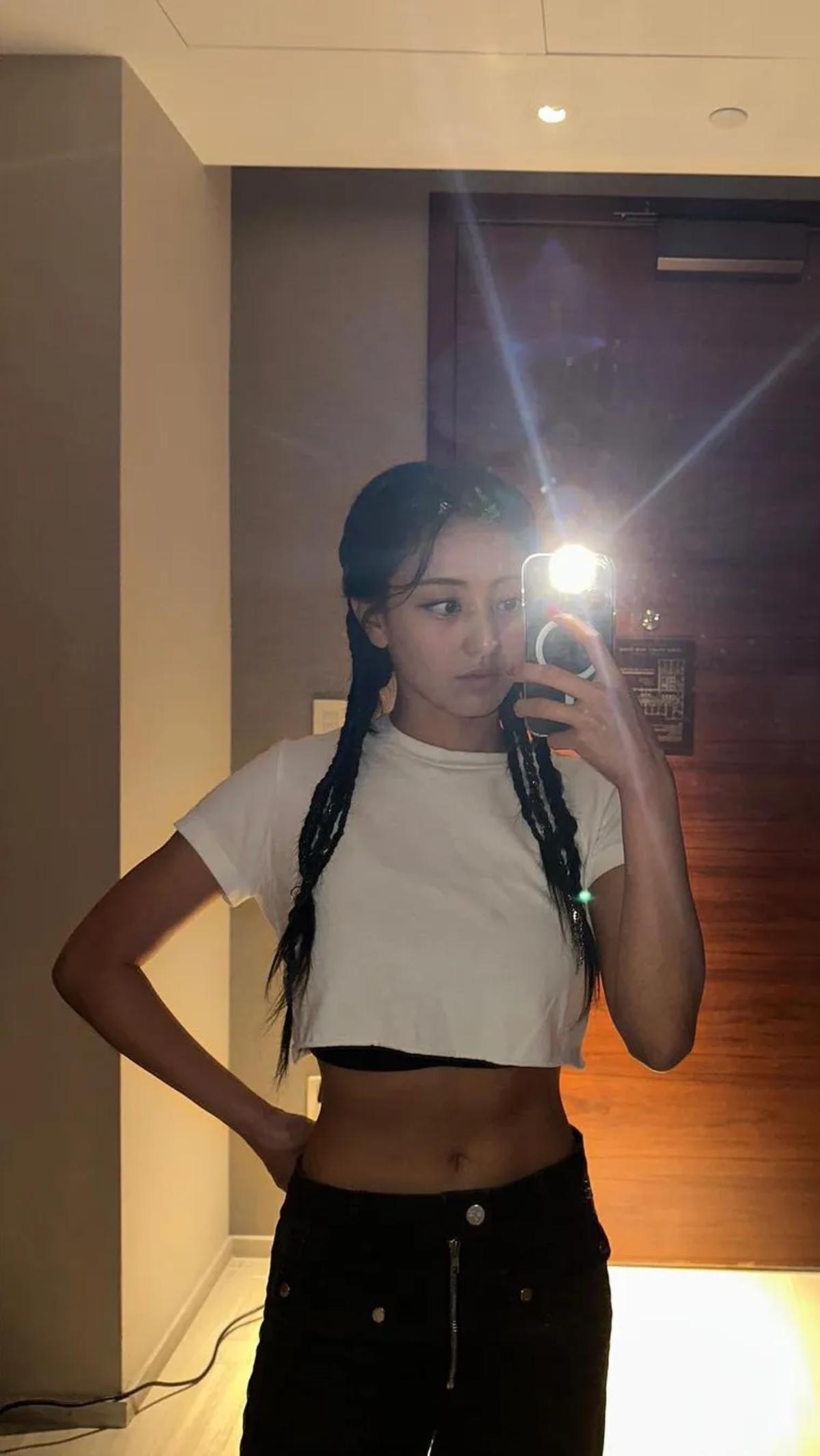 6. Kepang Tiga Unik ala TWICE’s Jihyo