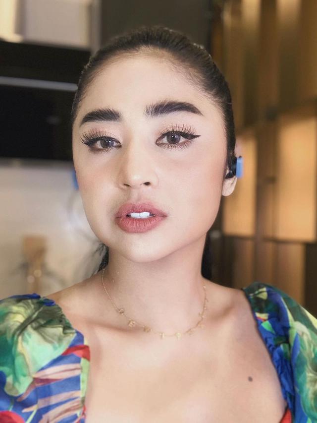 Dewi Perssik. (Foto: Instagram @dewiperssikreal)