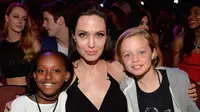 Angelina Jolie, Zahara, dan Shiloh (Vanity Fair)