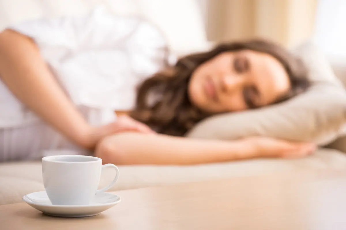 Kombinasi Dahsyat Minum Kopi dan Tidur Siang (VGstockstudio/Shutterstock)